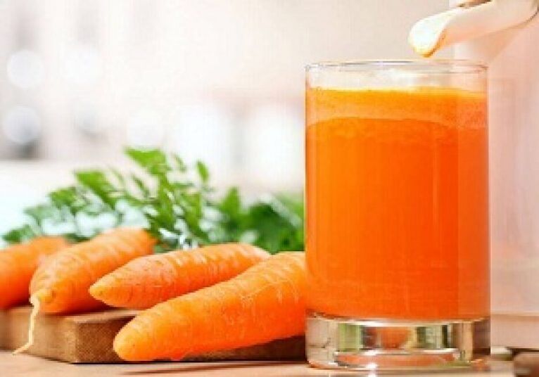 Le jus de carotte dans la lutte contre les vers convient aussi bien aux adultes qu'aux enfants.